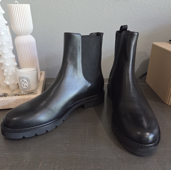 Stuart Weitzman Dylan Black Ankle Boots